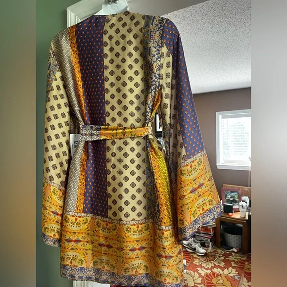 NWT 12th Tribe Silky Short Robe Sleep Bath Cover Up Medium - Picture 7 of 9